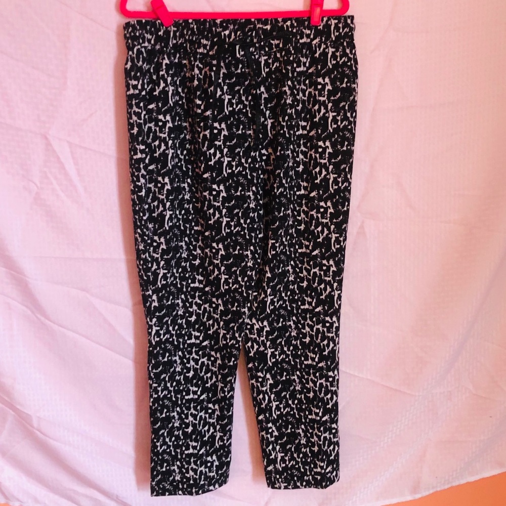 NWT Women’s New York & Company Pants. Size XL.